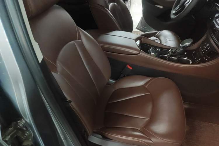 Used Buick Envision 2018 28T Four-Wheel Drive Luxury Model Right Front Seat