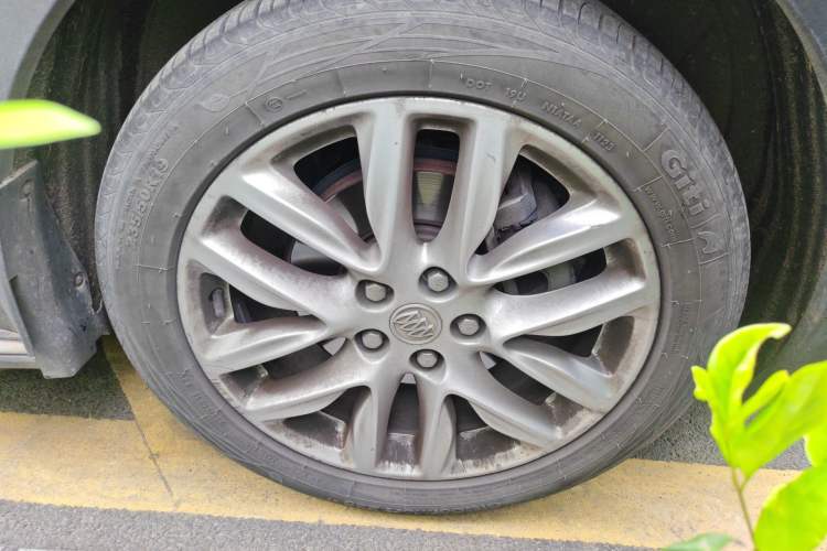 Used Buick Envision 2018 28T All-Wheel-Drive Versatile Sports Flagship Model Right Front Wheel Hub