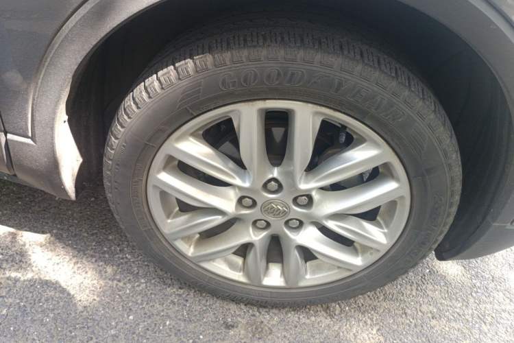 Used Buick Envision 2018 28T Four-Wheel Drive Elite Version Right Front Wheel Hub