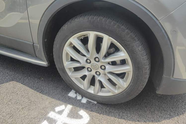 Used Buick Envision 2018 28T Four-Wheel Drive Luxury Model Right Front Wheel Hub