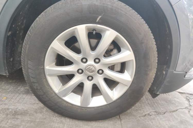 Used Buick Envision 2018 20T Two-Wheel-Drive Elite Model Right Front Wheel Hub