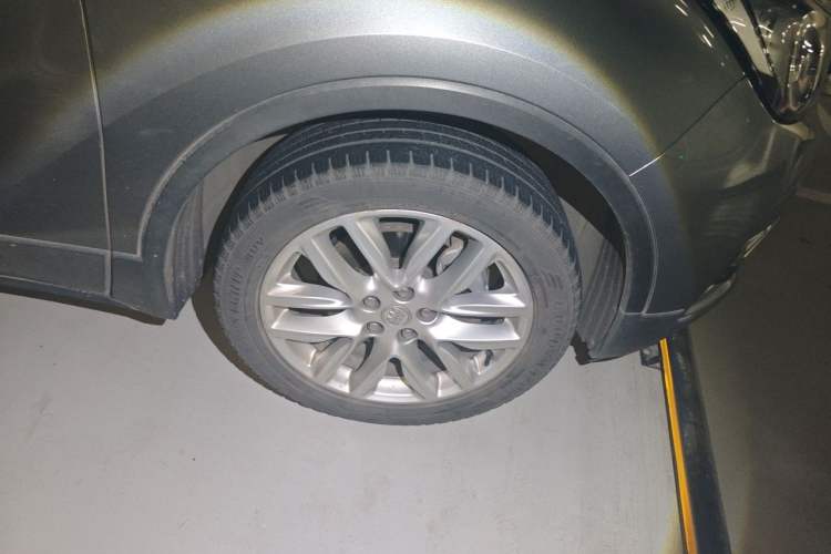 Used Buick Envision 2018 28T Four-Wheel Drive Elite Version Right Front Wheel Hub
