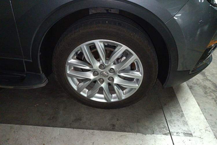 Used Buick Envision 2018 28T Four-Wheel Drive Elite Version Right Front Wheel Hub