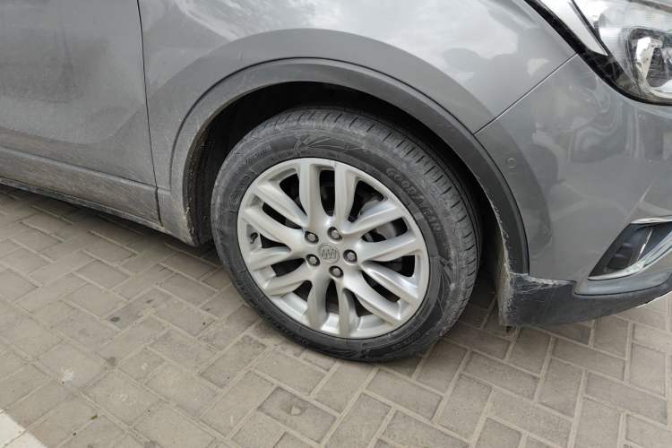 Used Buick Envision 2018 28T Four-Wheel Drive Luxury Model Right Front Wheel Hub
