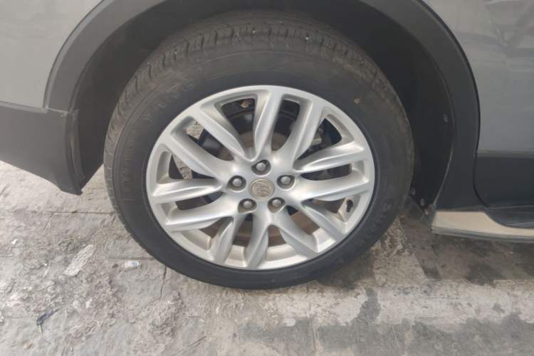 Used Buick Envision 2018 28T Four-Wheel Drive Luxury Model Right Rear Wheel Hub