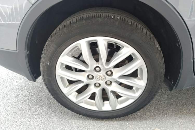Used Buick Envision 2018 28T Four-Wheel Drive Luxury Model Right Rear Wheel Hub