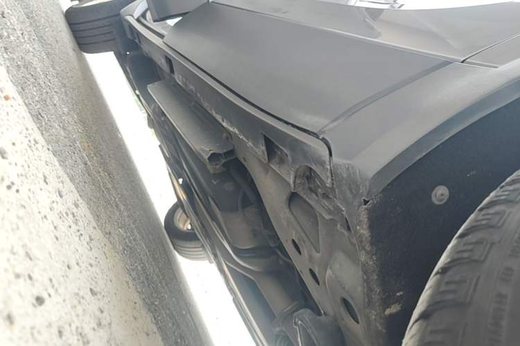 Used Buick Envision 2018 28T Four-Wheel Drive Luxury Model Right Side Sill