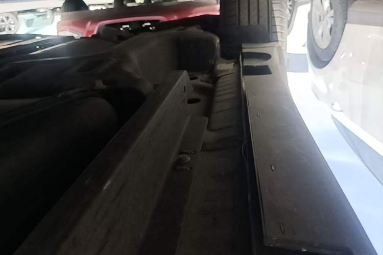 Used Buick Envision 2018 28T Four-Wheel Drive Elite Version Right Side Sill