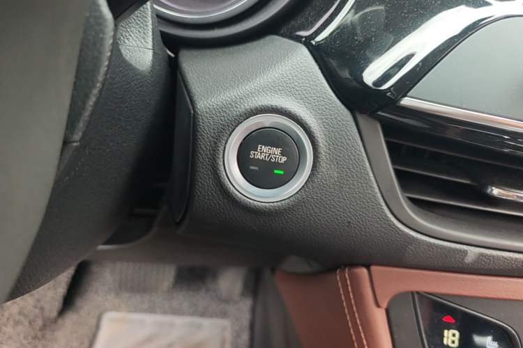 Used Buick Envision 2018 20T Two-Wheel Drive Luxury Model Vehicle Key