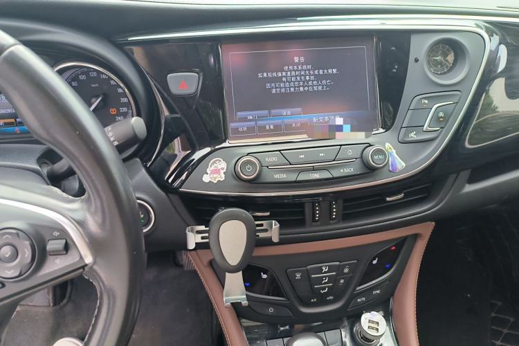 Used Buick Envision 2018 20T Two-Wheel Drive Luxury Model Audio And AC Panel