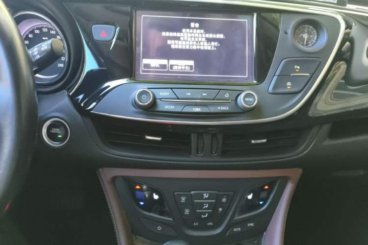 Used Buick Envision 2018 28T Four-Wheel Drive Elite Version Audio And AC Panel