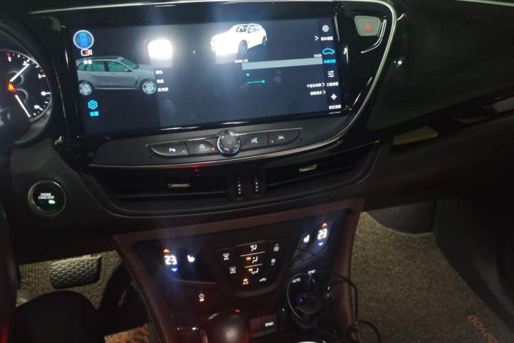 Used Buick Envision 2018 28T Four-Wheel Drive Luxury Model Audio And AC Panel