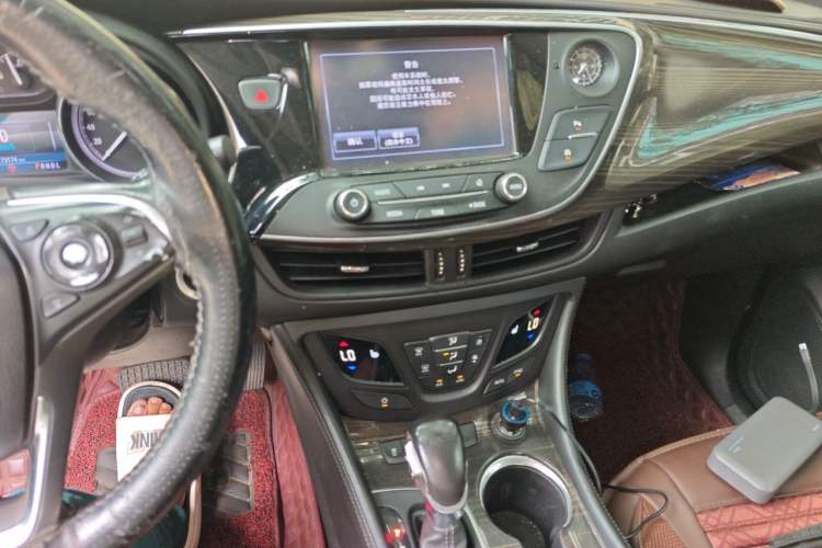 Used Buick Envision 2018 20T Two-Wheel-Drive Elite Model Audio And AC Panel