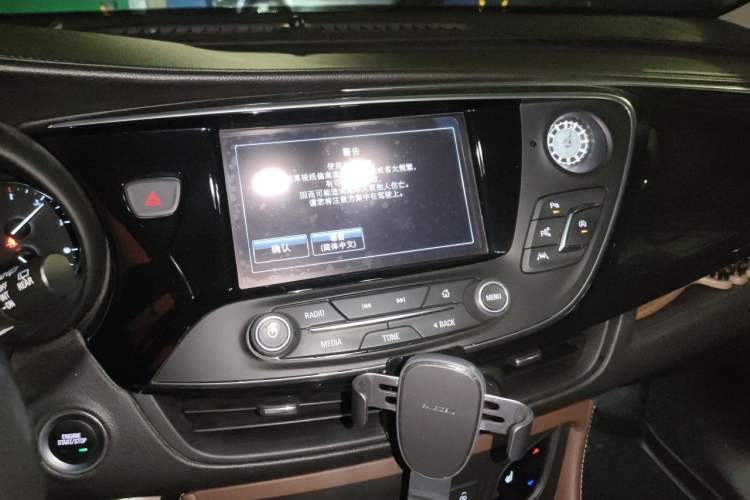 Used Buick Envision 2018 28T Four-Wheel Drive Luxury Model Audio And AC Panel
