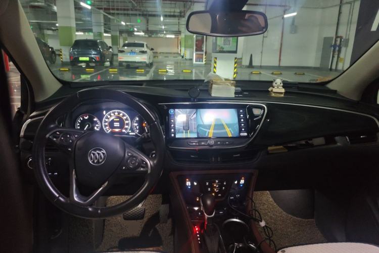 Used Buick Envision 2018 28T Four-Wheel Drive Luxury Model Center Console