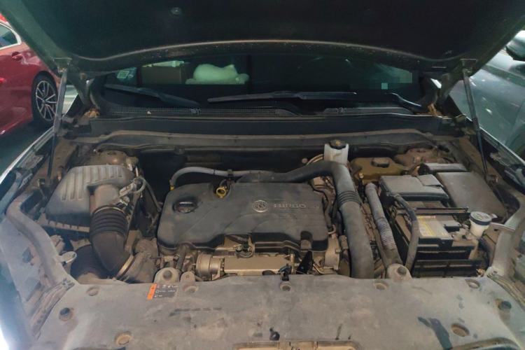 Used Buick Envision 2018 20T Two-Wheel-Drive Elite Model Engine Bay