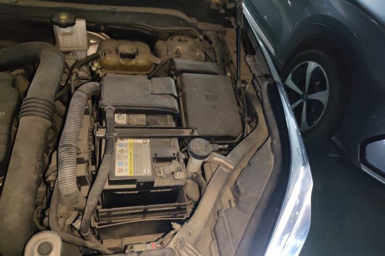 Used Buick Envision 2018 20T Two-Wheel-Drive Elite Model Engine Bay Left