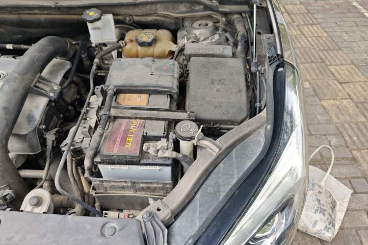 Used Buick Envision 2018 28T Four-Wheel Drive Elite Version Engine Bay Left