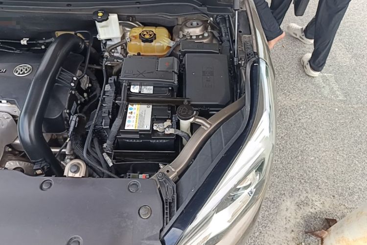 Used Buick Envision 2018 28T Four-Wheel Drive Elite Version Engine Bay Left