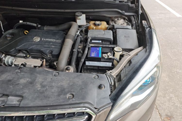 Used Buick Envision 2018 20T Two-Wheel-Drive Elite Model Engine Bay Left