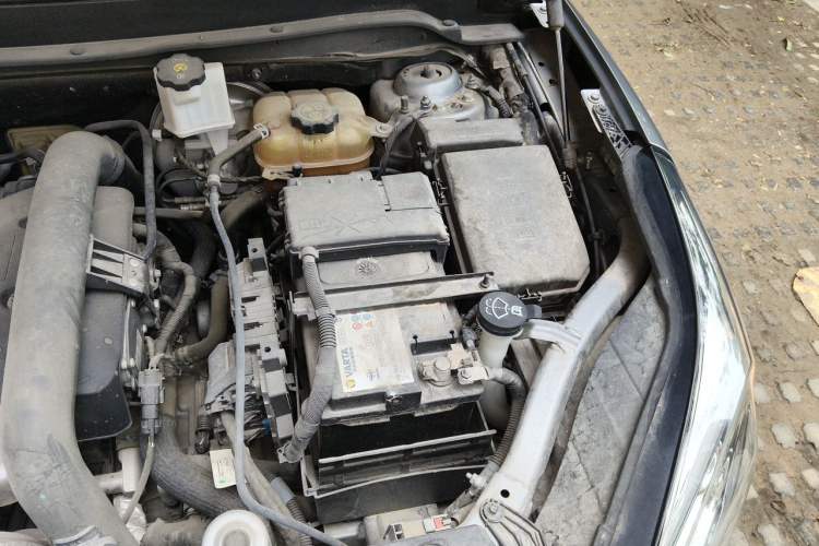 Used Buick Envision 2018 28T Four-Wheel Drive Elite Version Engine Bay Left