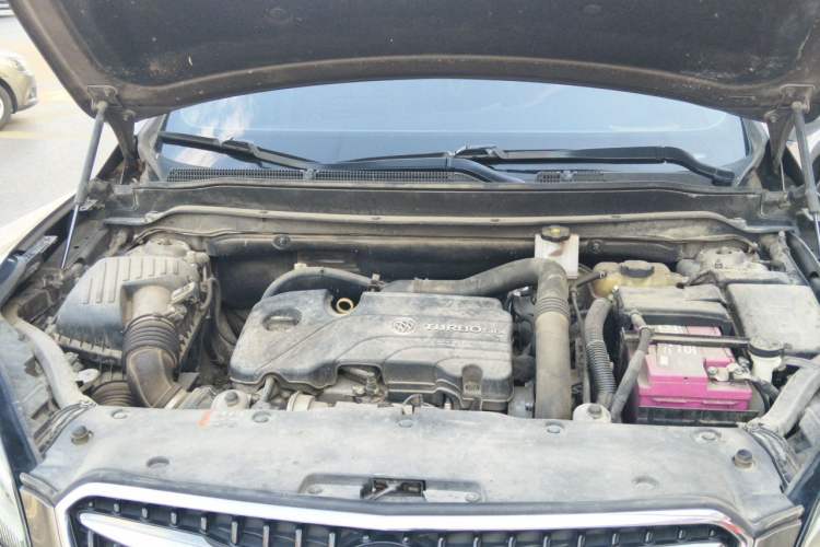 Used Buick Envision 2018 20T Two-Wheel-Drive Elite Model Engine Bay