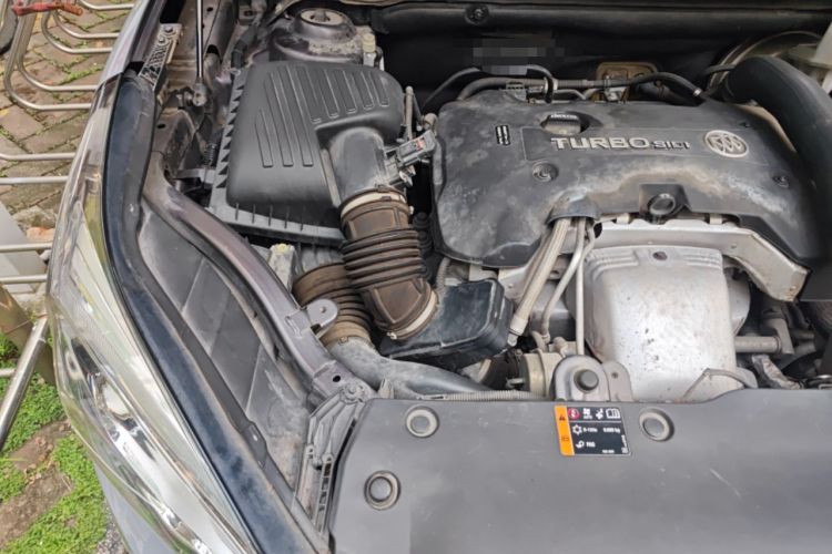 Used Buick Envision 2018 28T Four-Wheel Drive Elite Version Engine Bay Right