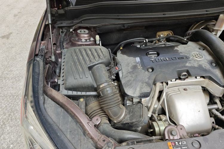 Used Buick Envision 2018 28T Four-Wheel Drive Luxury Model Engine Bay Right