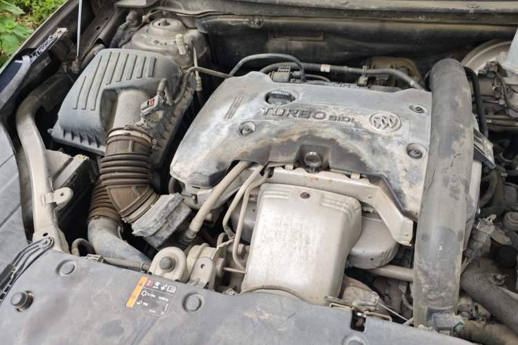 Used Buick Envision 2018 28T Four-Wheel Drive Elite Version Engine Bay Right