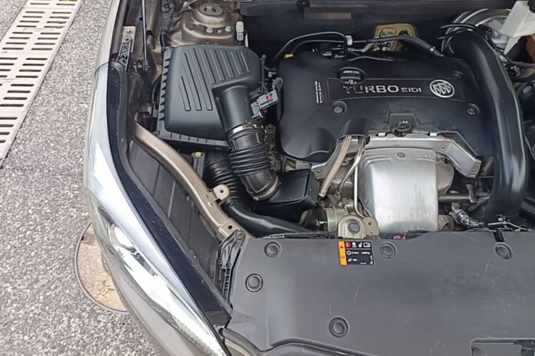 Used Buick Envision 2018 28T Four-Wheel Drive Elite Version Engine Bay Right