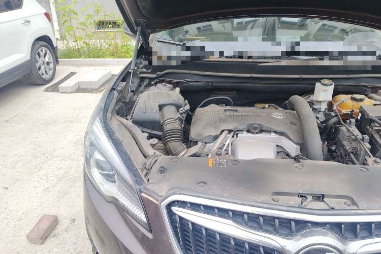 Used Buick Envision 2018 28T Four-Wheel Drive Luxury Model Engine Bay Right