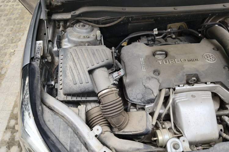 Used Buick Envision 2018 28T Four-Wheel Drive Elite Version Engine Bay Right