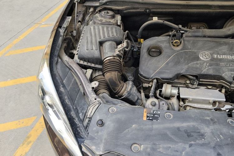 Used Buick Envision 2018 20T Two-Wheel Drive Luxury Model Engine Bay Right