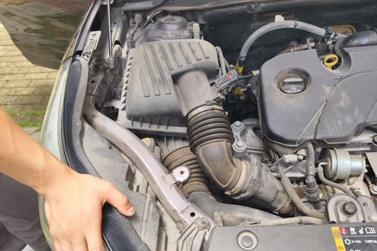 Used Buick Envision 2018 20T Two-Wheel-Drive Elite Model Engine Bay Right