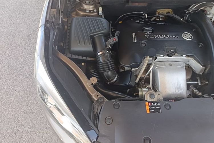 Used Buick Envision 2018 28T Four-Wheel Drive Elite Version Engine Bay Right