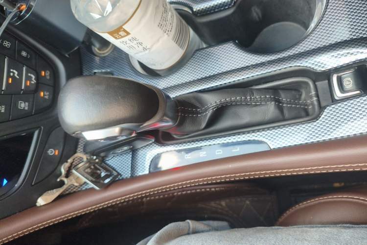 Used Buick Envision 2018 28T Four-Wheel Drive Elite Version Gear Lever