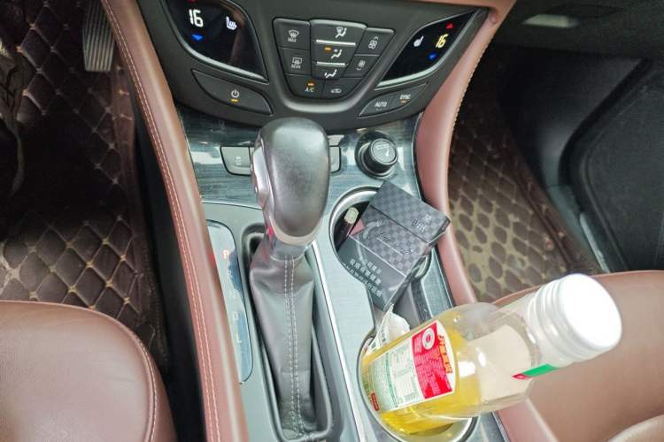 Used Buick Envision 2018 28T Four-Wheel Drive Elite Version Gear Lever
