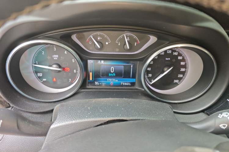 Used Buick Envision 2018 20T Two-Wheel-Drive Elite Model Instrument Cluster