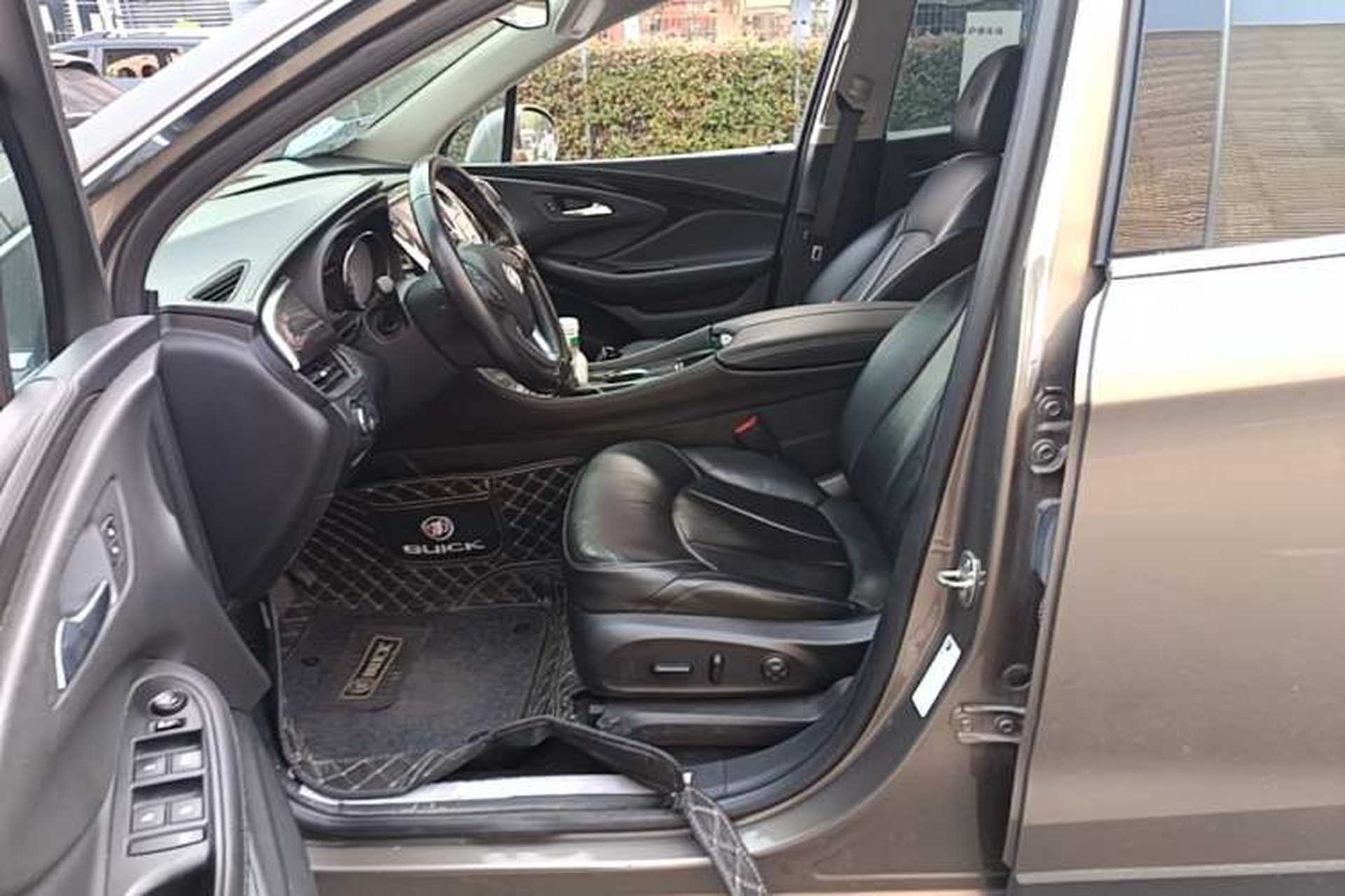 Used Buick Envision 2018 20T Two-Wheel-Drive Elite Model Left Front Seat