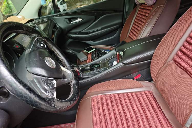 Used Buick Envision 2018 20T Two-Wheel-Drive Elite Model Left Front Seat