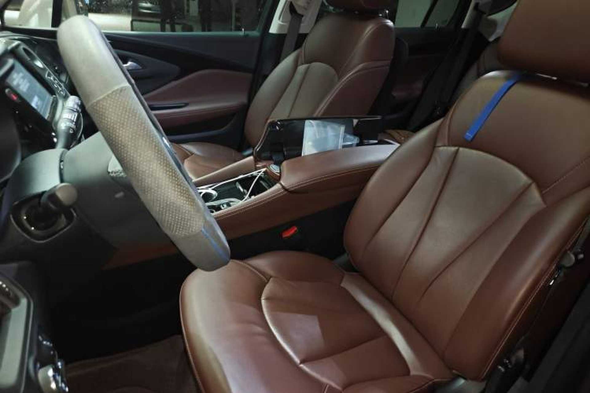 Used Buick Envision 2018 28T Four-Wheel Drive Luxury Model Left Front Seat