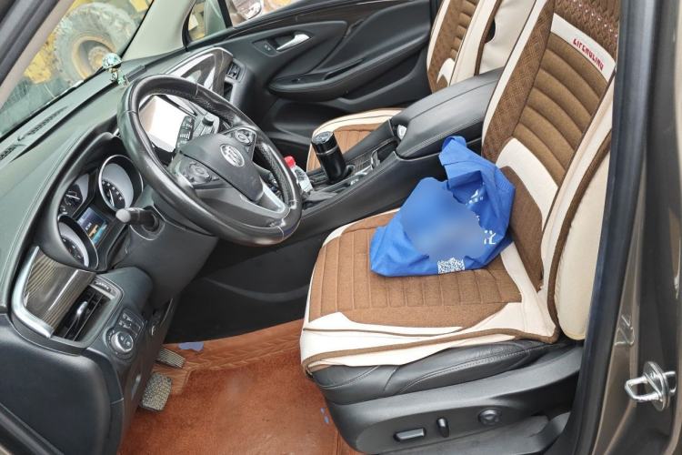 Used Buick Envision 2018 20T Two-Wheel-Drive Elite Model Left Front Seat