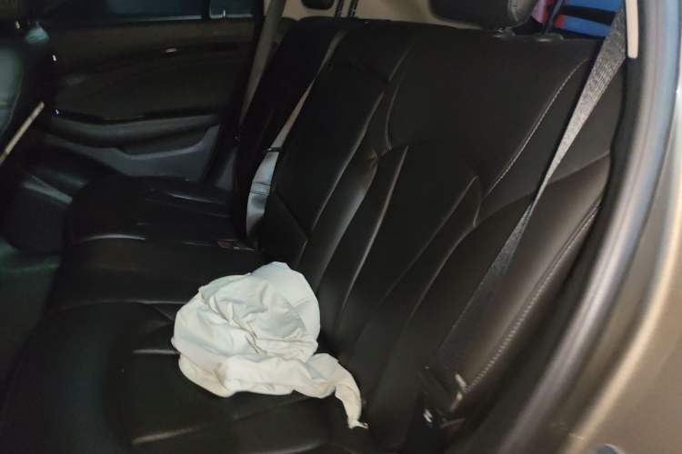Used Buick Envision 2018 20T Two-Wheel-Drive Elite Model Left Rear Seat