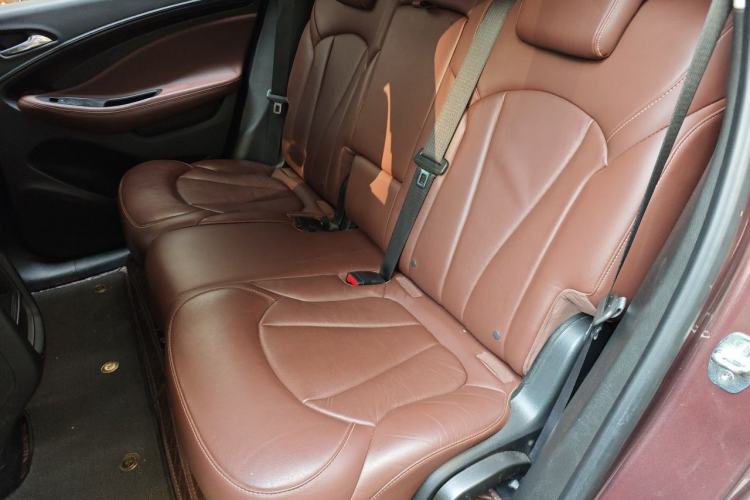 Used Buick Envision 2018 28T Four-Wheel Drive Luxury Model Left Rear Seat