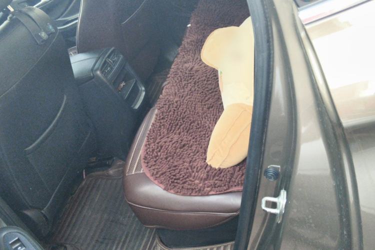 Used Buick Envision 2018 20T Two-Wheel-Drive Elite Model Left Rear Seat