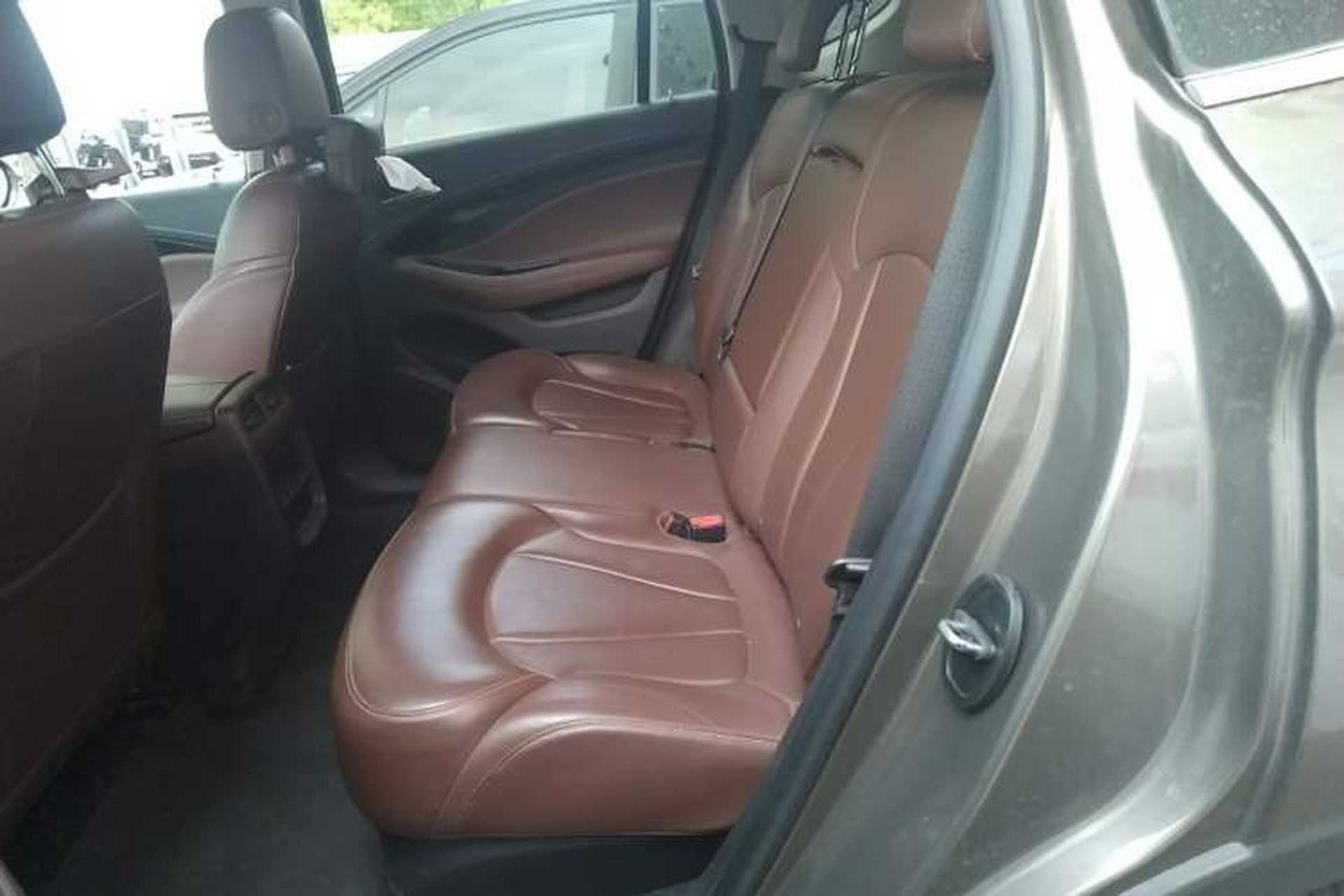Used Buick Envision 2018 20T Two-Wheel Drive Luxury Model Left Rear Seat