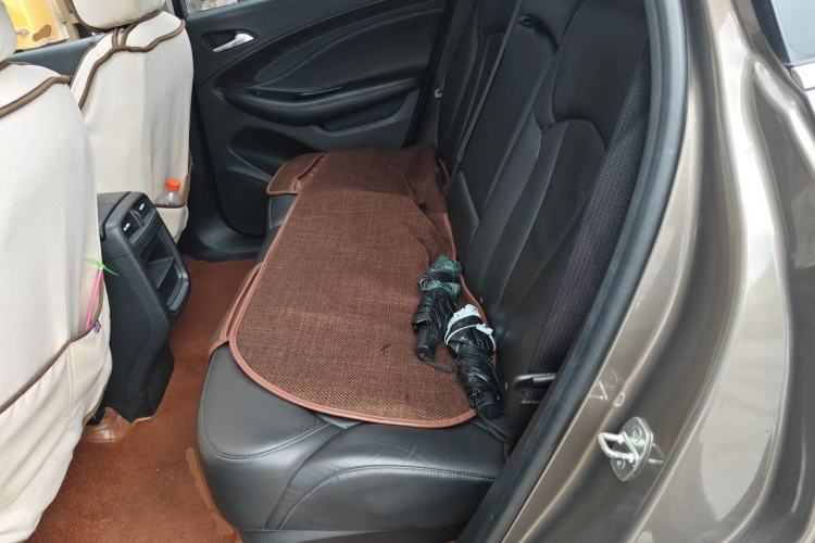 Used Buick Envision 2018 20T Two-Wheel-Drive Elite Model Left Rear Seat