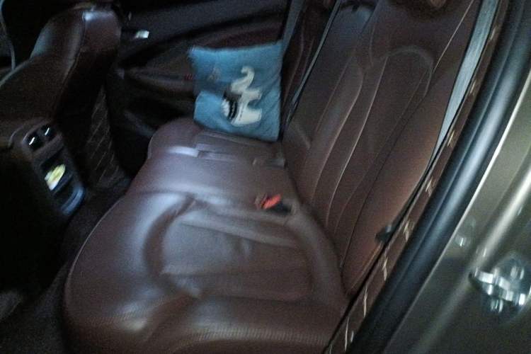Used Buick Envision 2018 20T Two-Wheel Drive Luxury Model Left Rear Seat