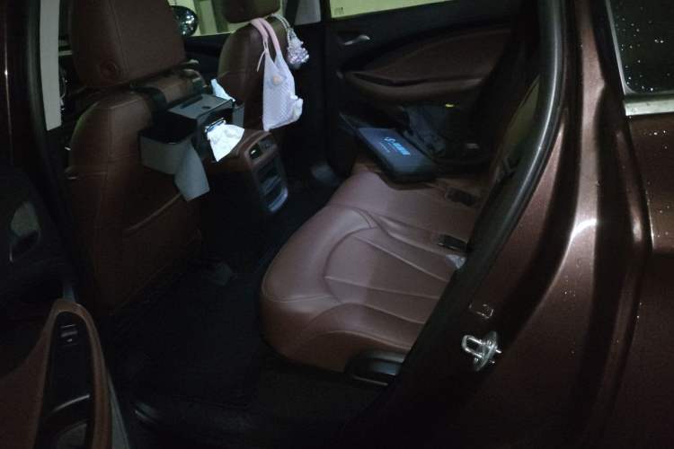Used Buick Envision 2018 28T Four-Wheel Drive Luxury Model Left Rear Seat