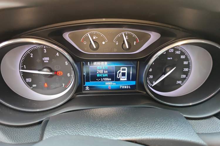 Used Buick Envision 2018 28T Four-Wheel Drive Elite Version Odometer Close Up